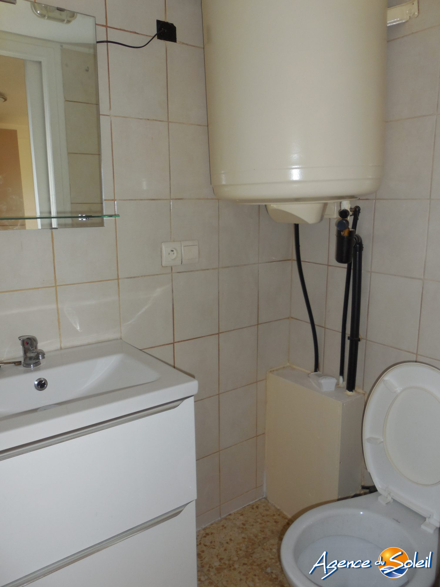 Vue extérieure - Appartement Port-la-Nouvelle (Réf. 10-11586-AGENCEDUSOLEIL)