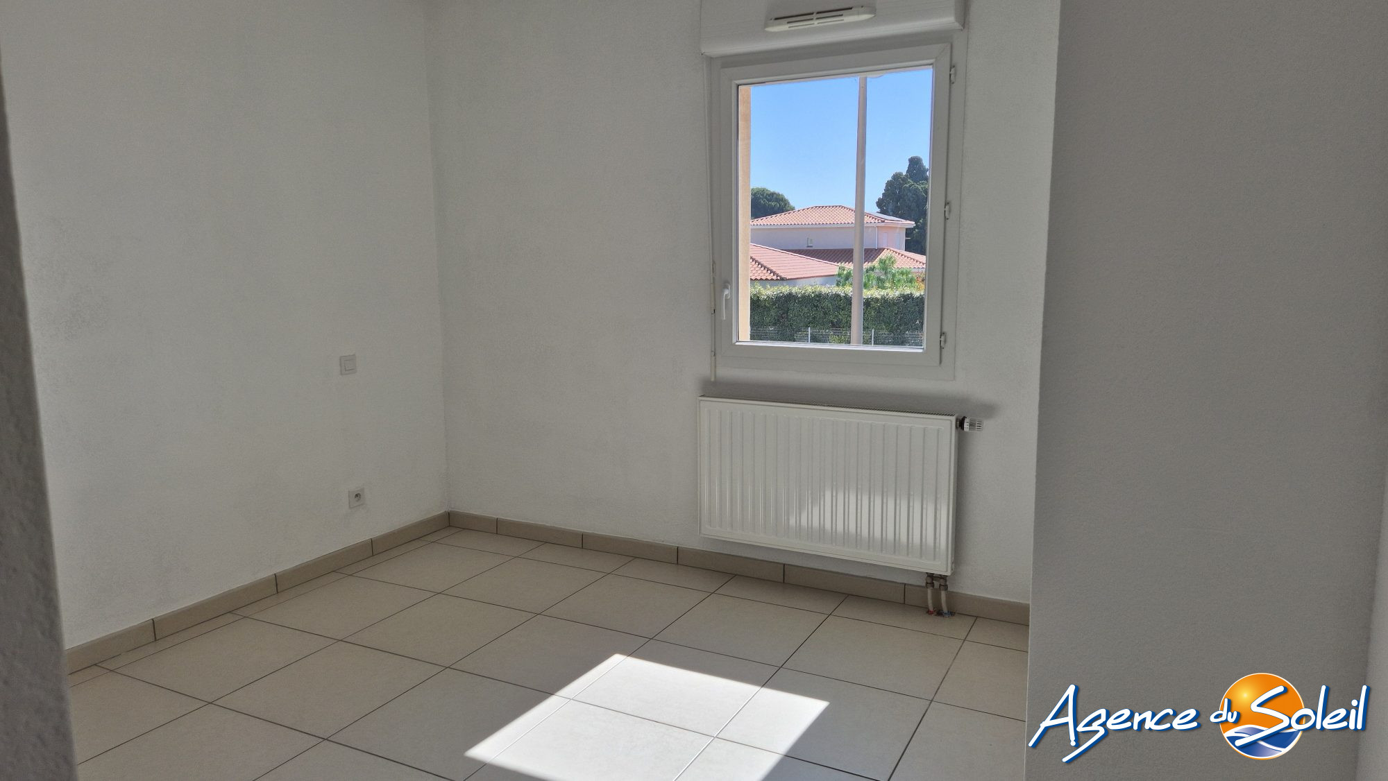 Chambre - Appartement Saint-Laurent-de-la-Salanque (Réf. 21-10894-NR-AGENCEDUSOLEIL)