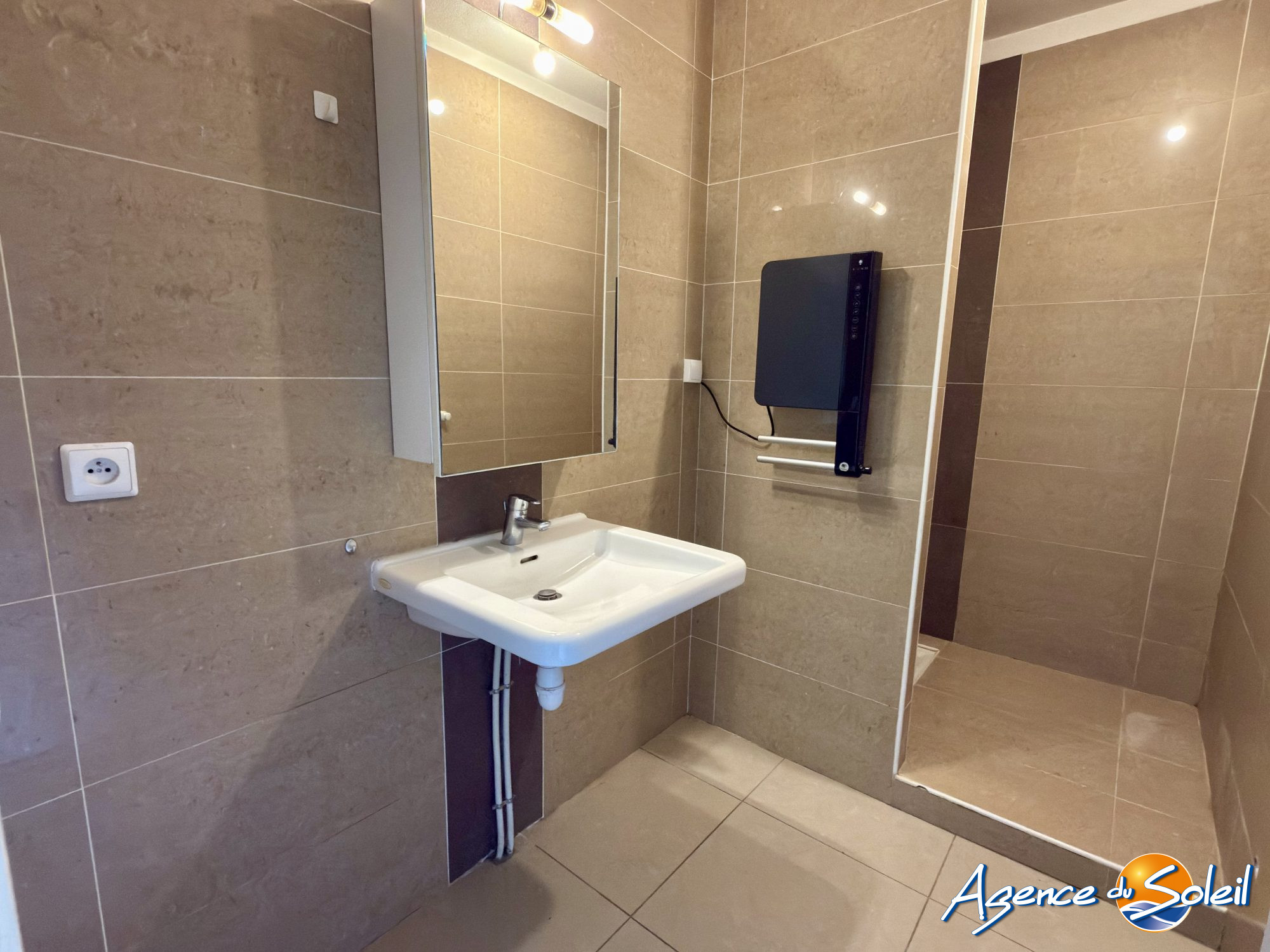 Chambre - Appartement Latour-Bas-Elne (Réf. 20-11692-AGENCEDUSOLEIL)