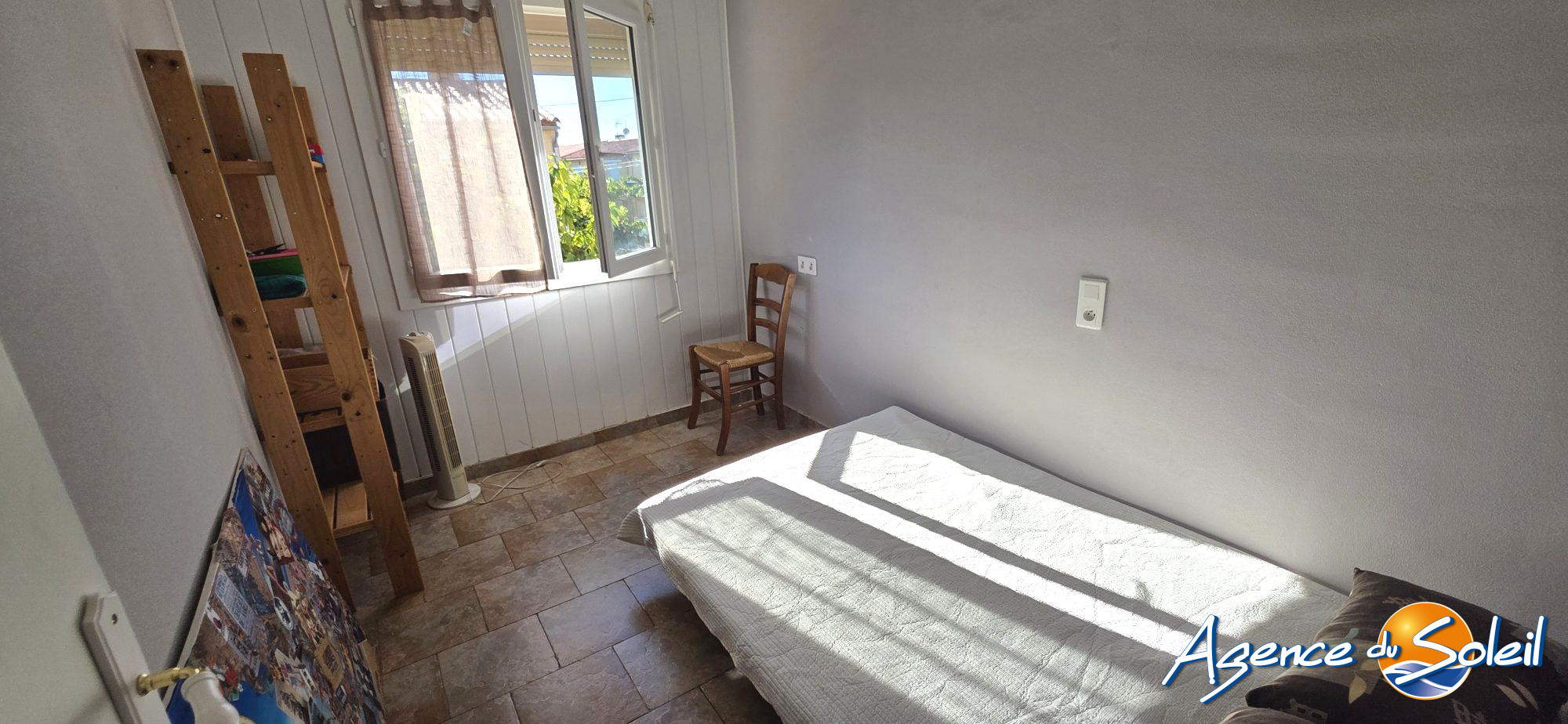 Salle de bain - Appartement Saint-Pierre-la-Mer (Réf. 23-11711-AGENCEDUSOLEIL)
