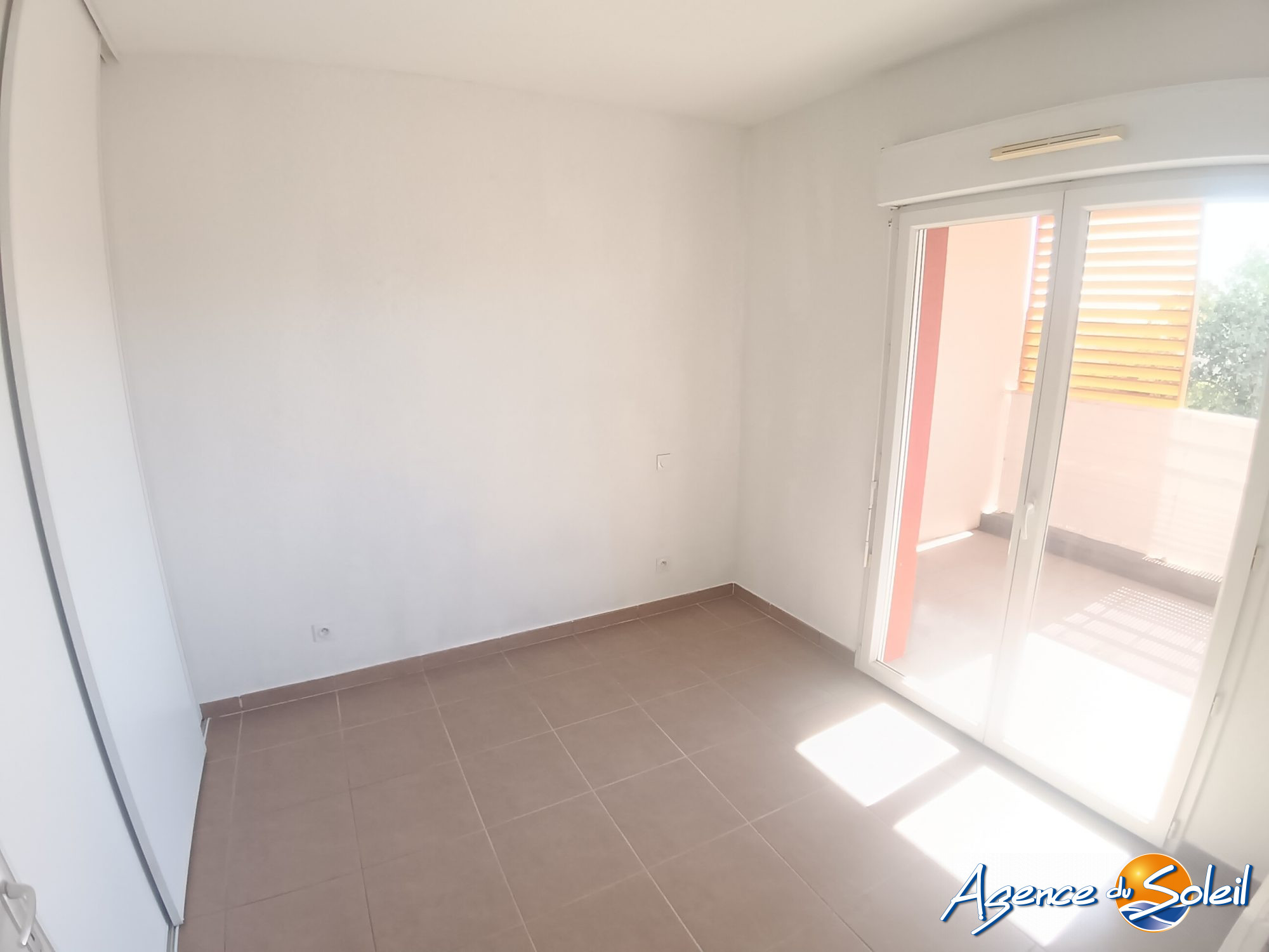 Salle de bain - Appartement Théza (Réf. 11698-AGENCEDUSOLEIL)