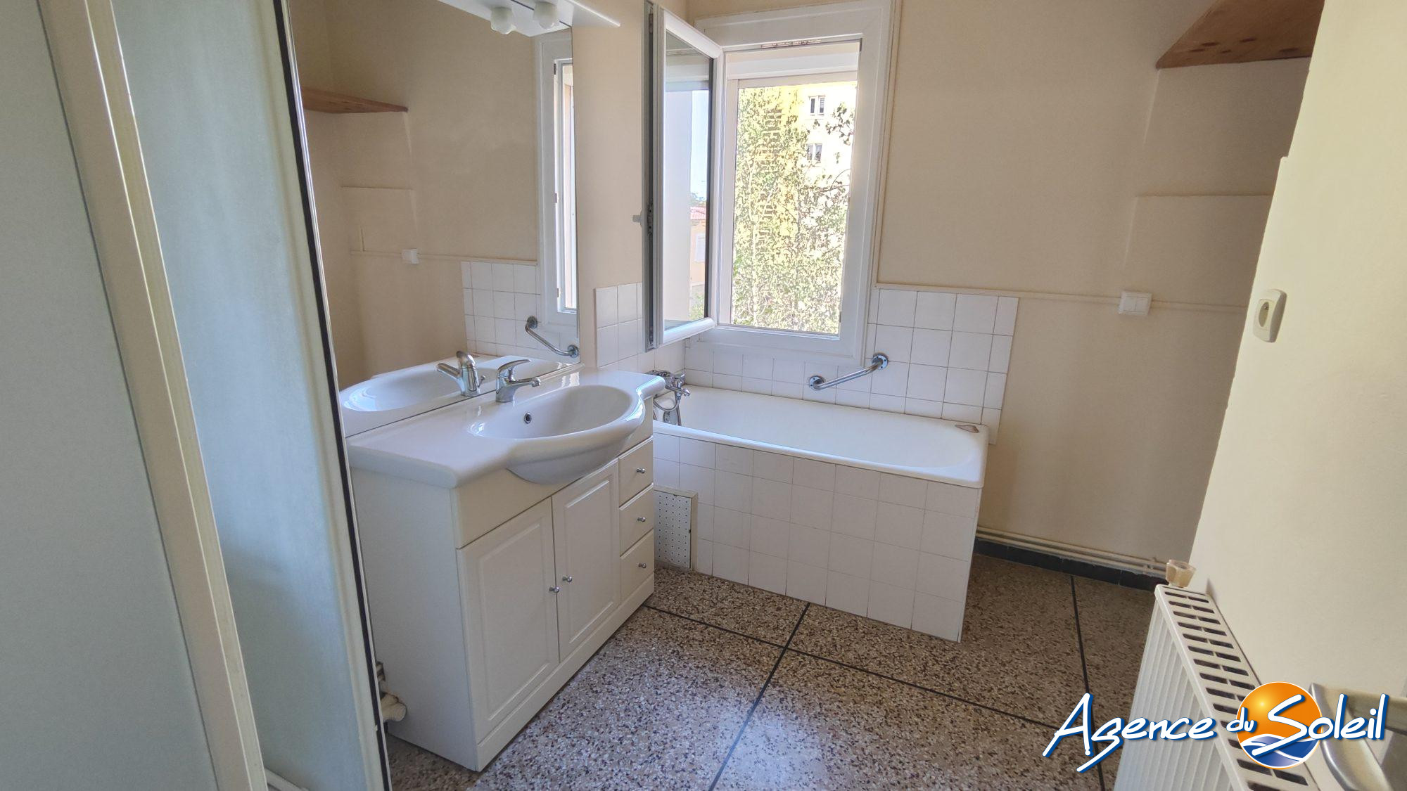 Photo 14 - Appartement Béziers (Réf. 38-11651-AGENCEDUSOLEIL)