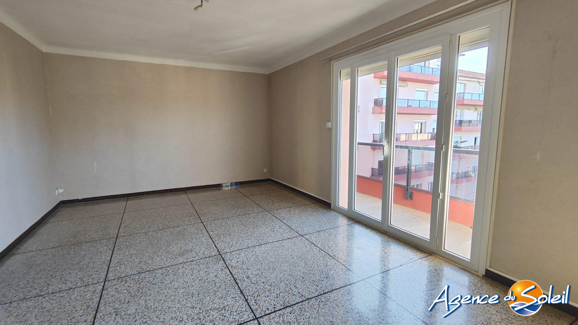 Chambre - Appartement Béziers (Réf. 38-11651-AGENCEDUSOLEIL)