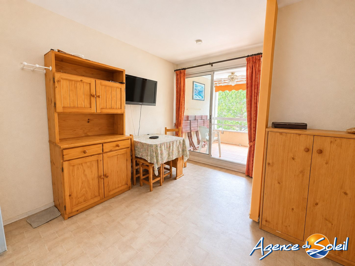 Vue extérieure - Appartement Canet-en-Roussillon (Réf. 19-11738-AGENCEDUSOLEIL)