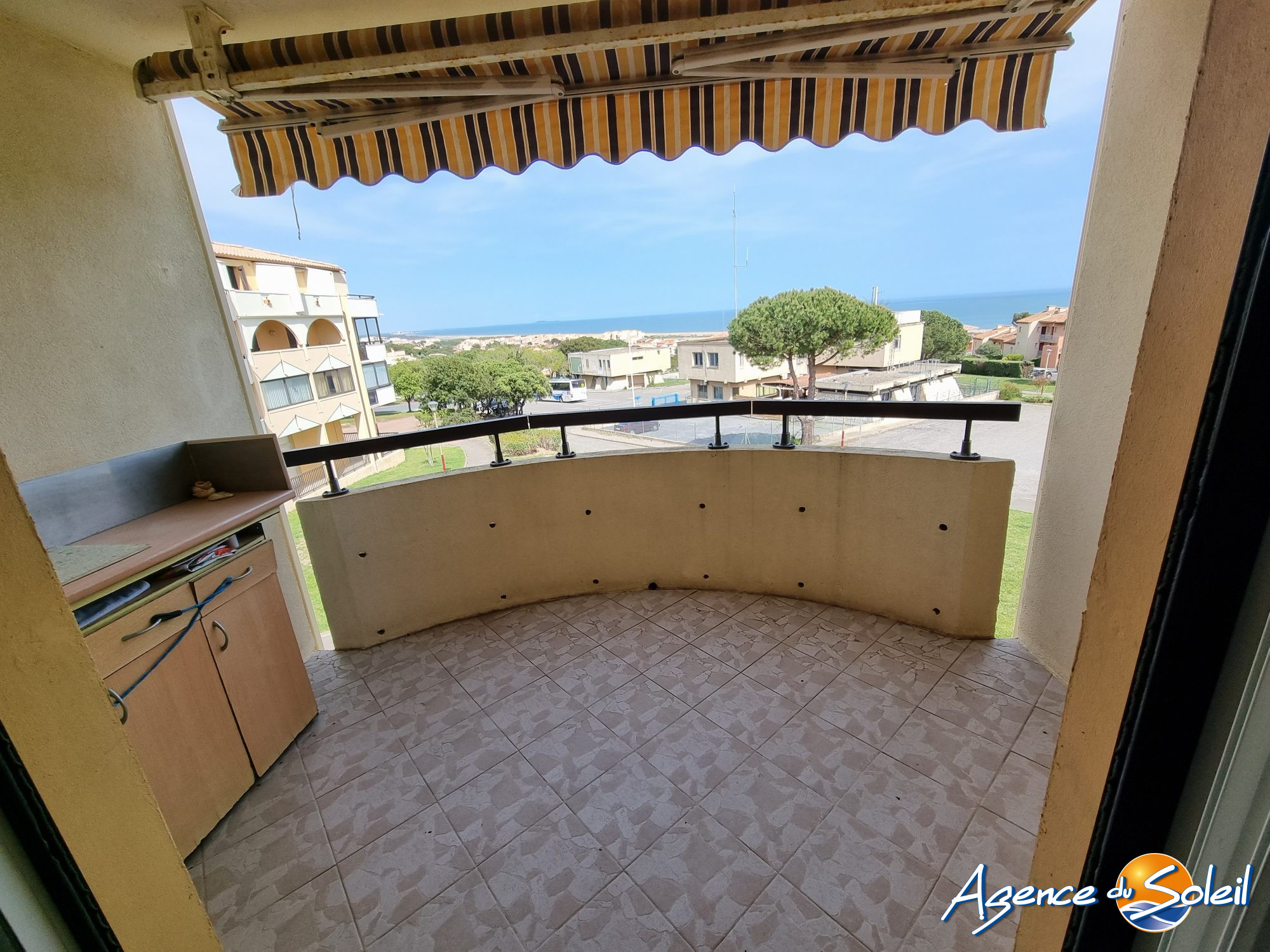 Cuisine - Appartement Saint-Pierre-la-Mer (Réf. 23-11824-AGENCEDUSOLEIL)