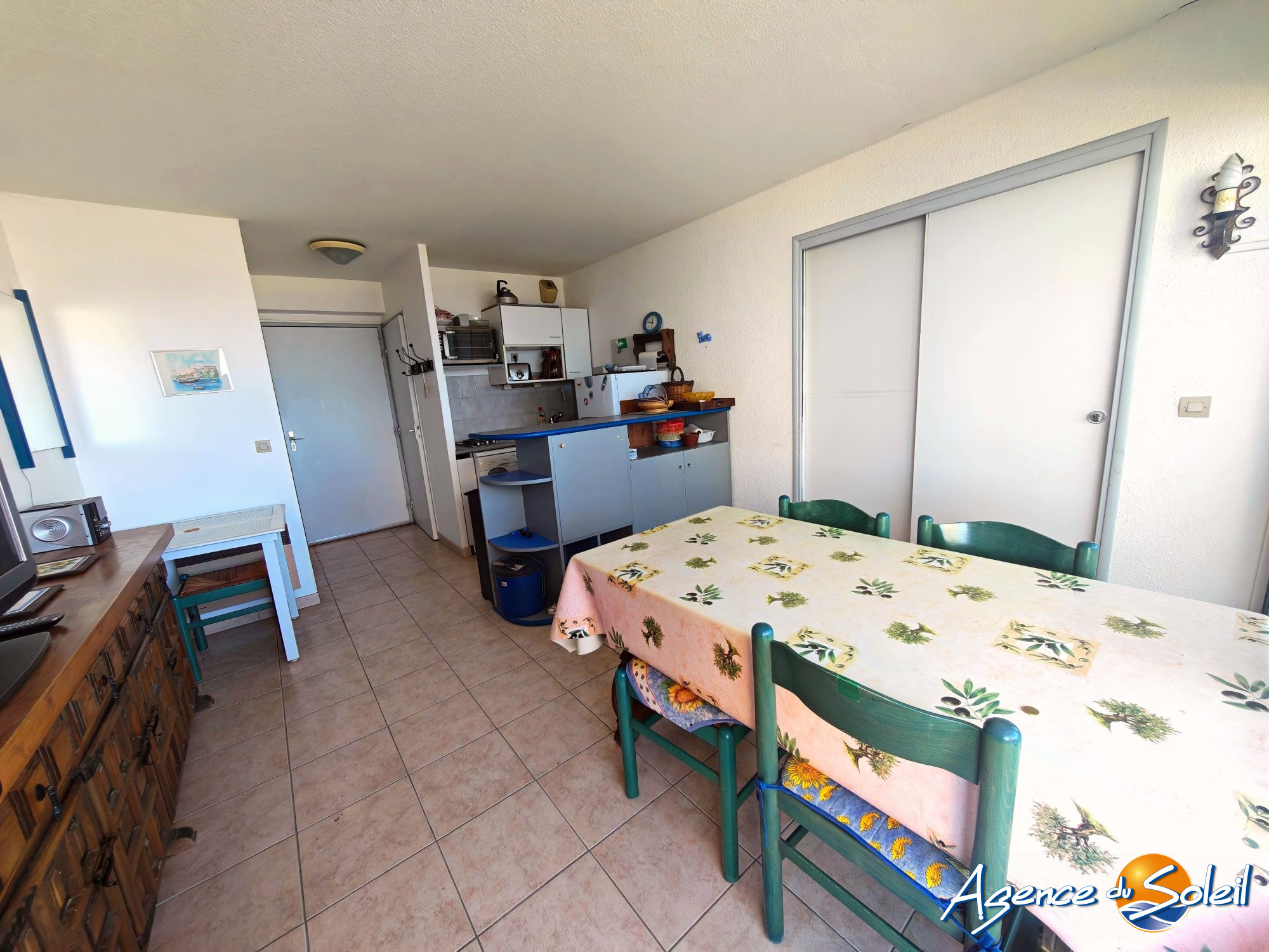 Vue extérieure - Appartement Canet-en-Roussillon (Réf. 19-11818-AGENCEDUSOLEIL)