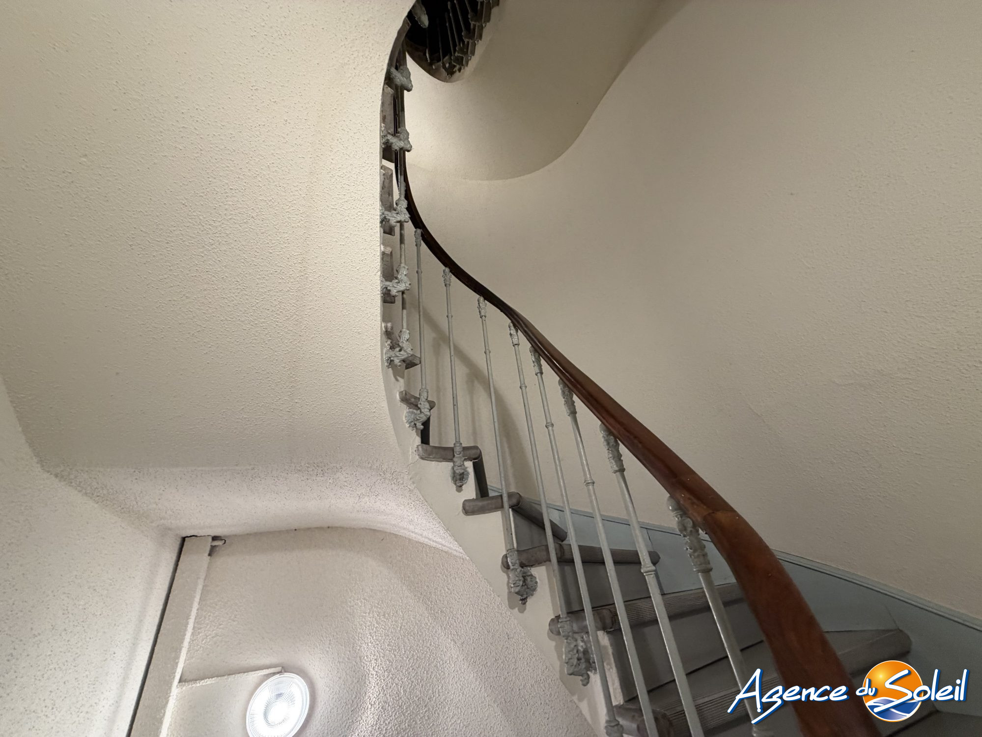 Cuisine - Immeuble Lézignan-Corbières (Réf. 26-10153-AGENCEDUSOLEIL)