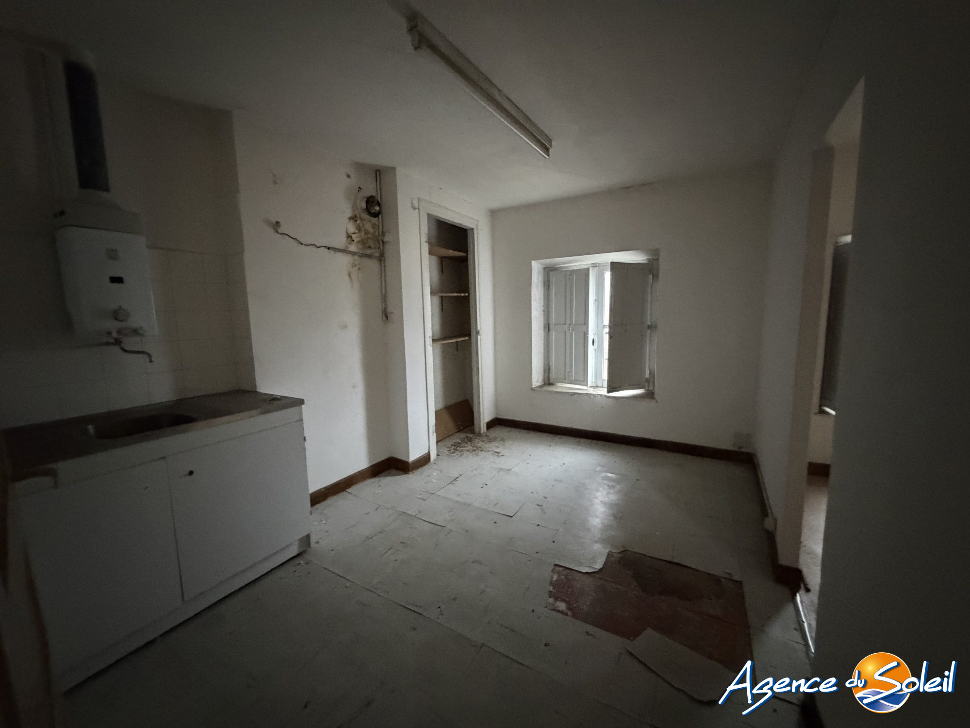 Salle de bain - Immeuble Lézignan-Corbières (Réf. 26-10153-AGENCEDUSOLEIL)