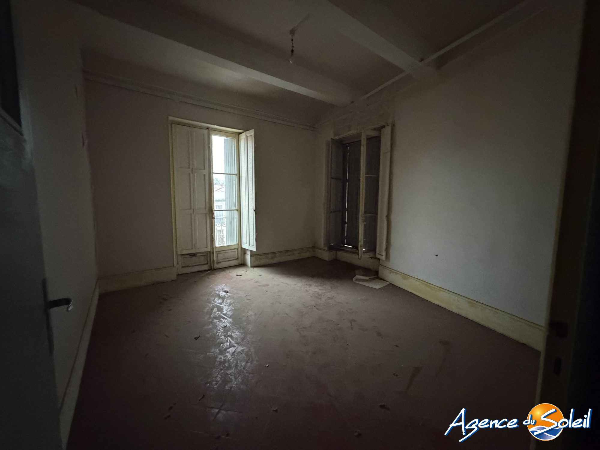 Terrasse - Immeuble Lézignan-Corbières (Réf. 26-10153-AGENCEDUSOLEIL)