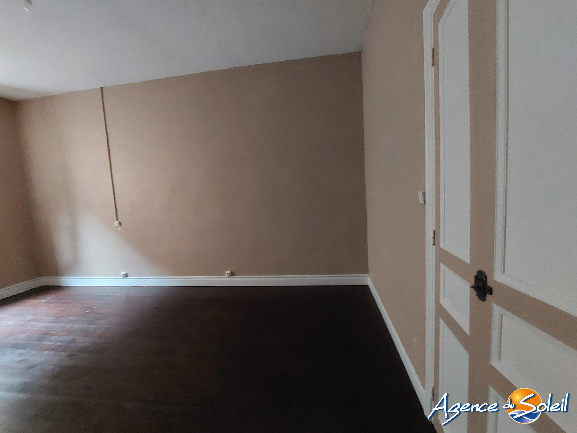 Photo 10 - Immeuble Lézignan-Corbières (Réf. 26-10714-AGENCEDUSOLEIL)