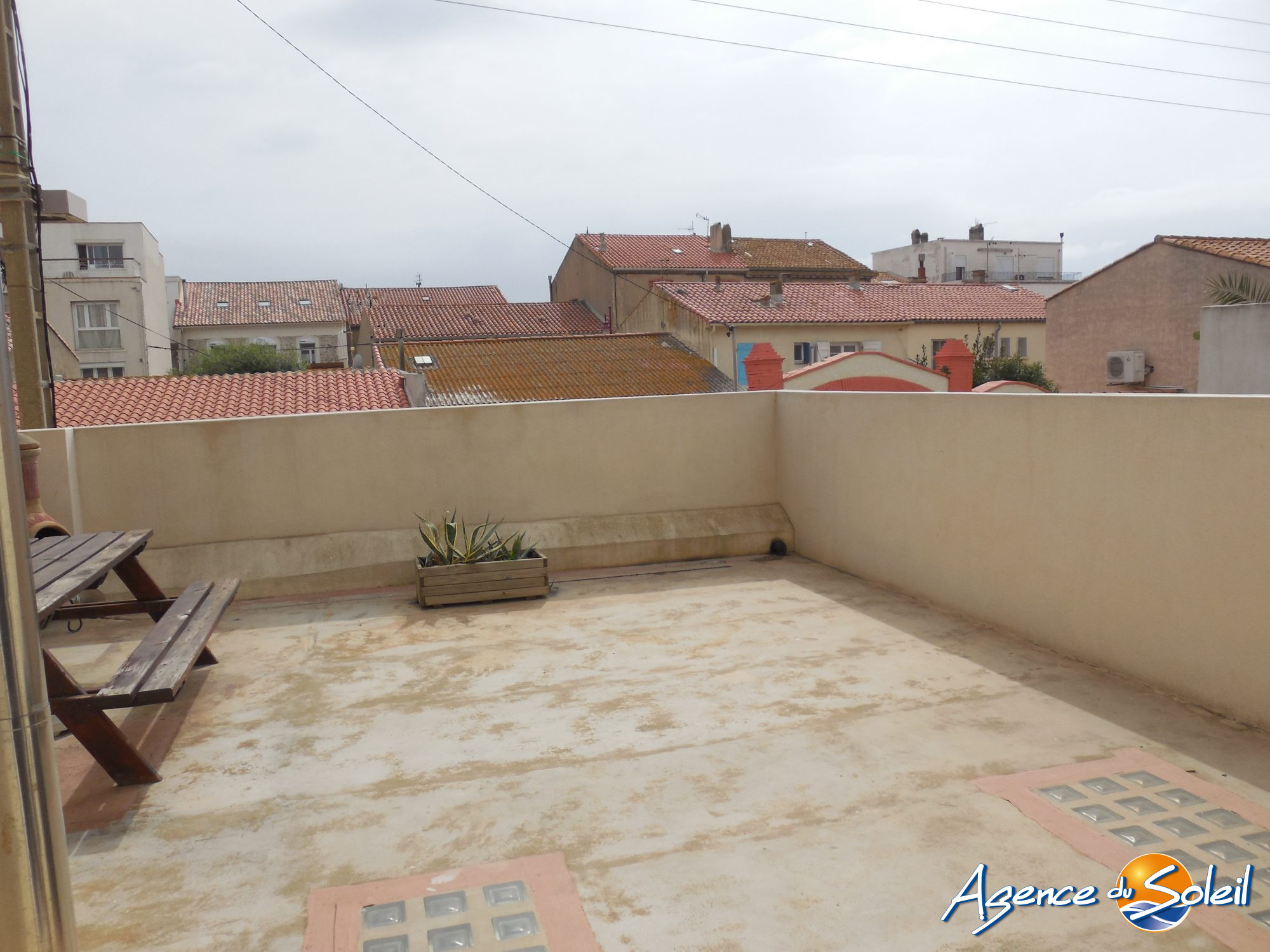 Photo de Maison de ville traversante avec garage et local commercial