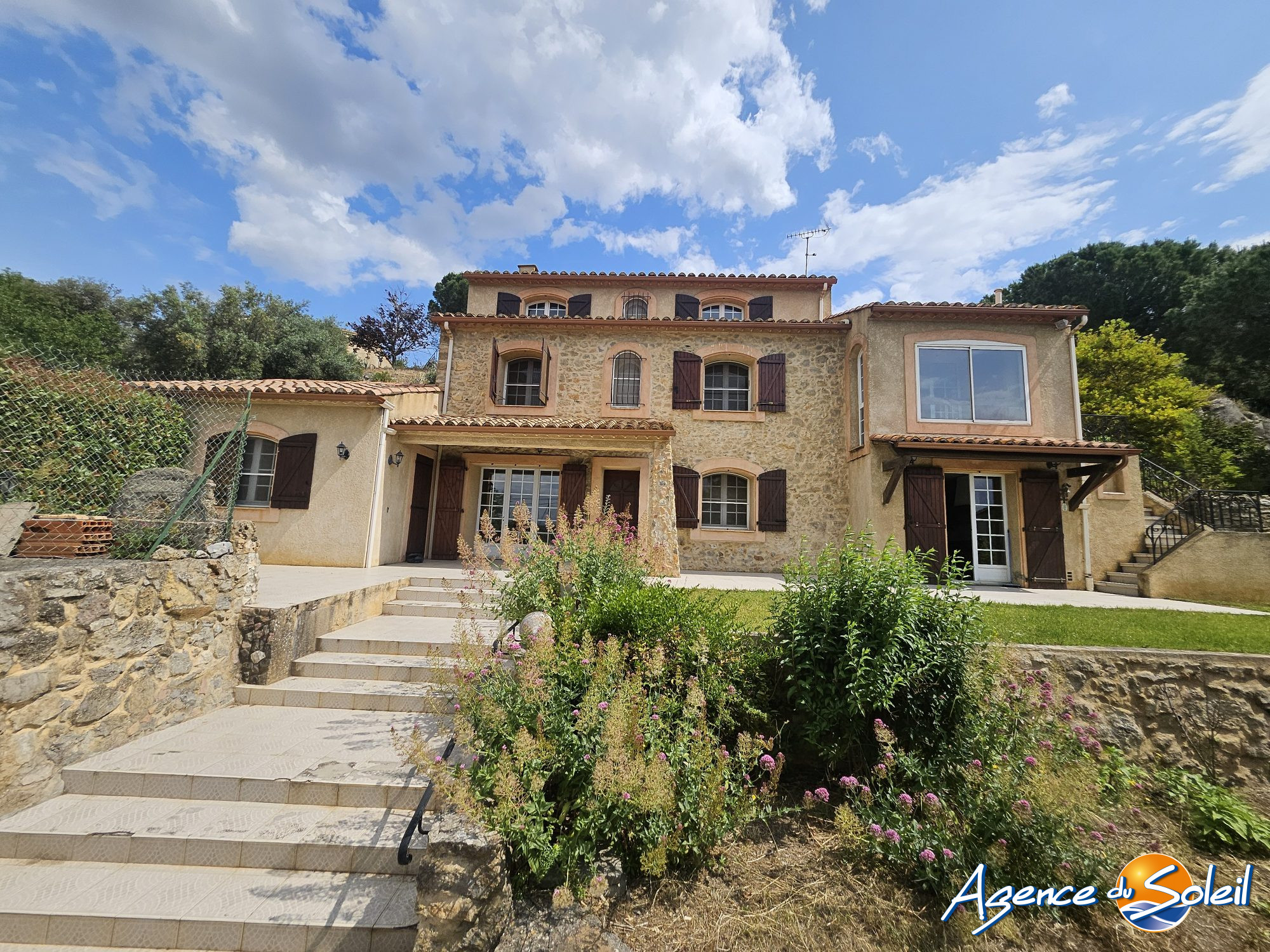 Maison en vente à Bizanet - Agence du Soleil (Réf. 26-10160-AGENCEDUSOLEIL)