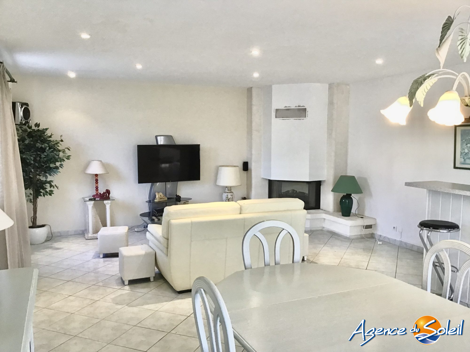 Cuisine - Maison Corneilla-del-Vercol (Réf. 02-10389-AGENCEDUSOLEIL)