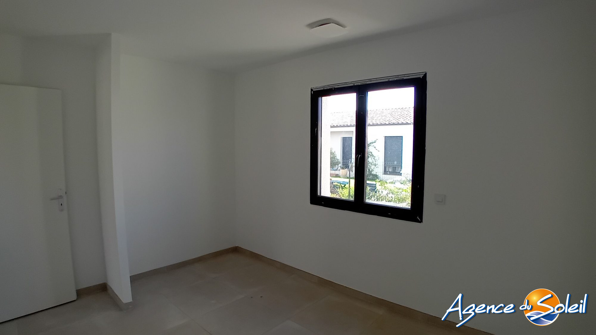 Salle de bain - Maison Saint-André-de-Roquelongue (Réf. 26-10441-AGENCEDUSOLEIL)