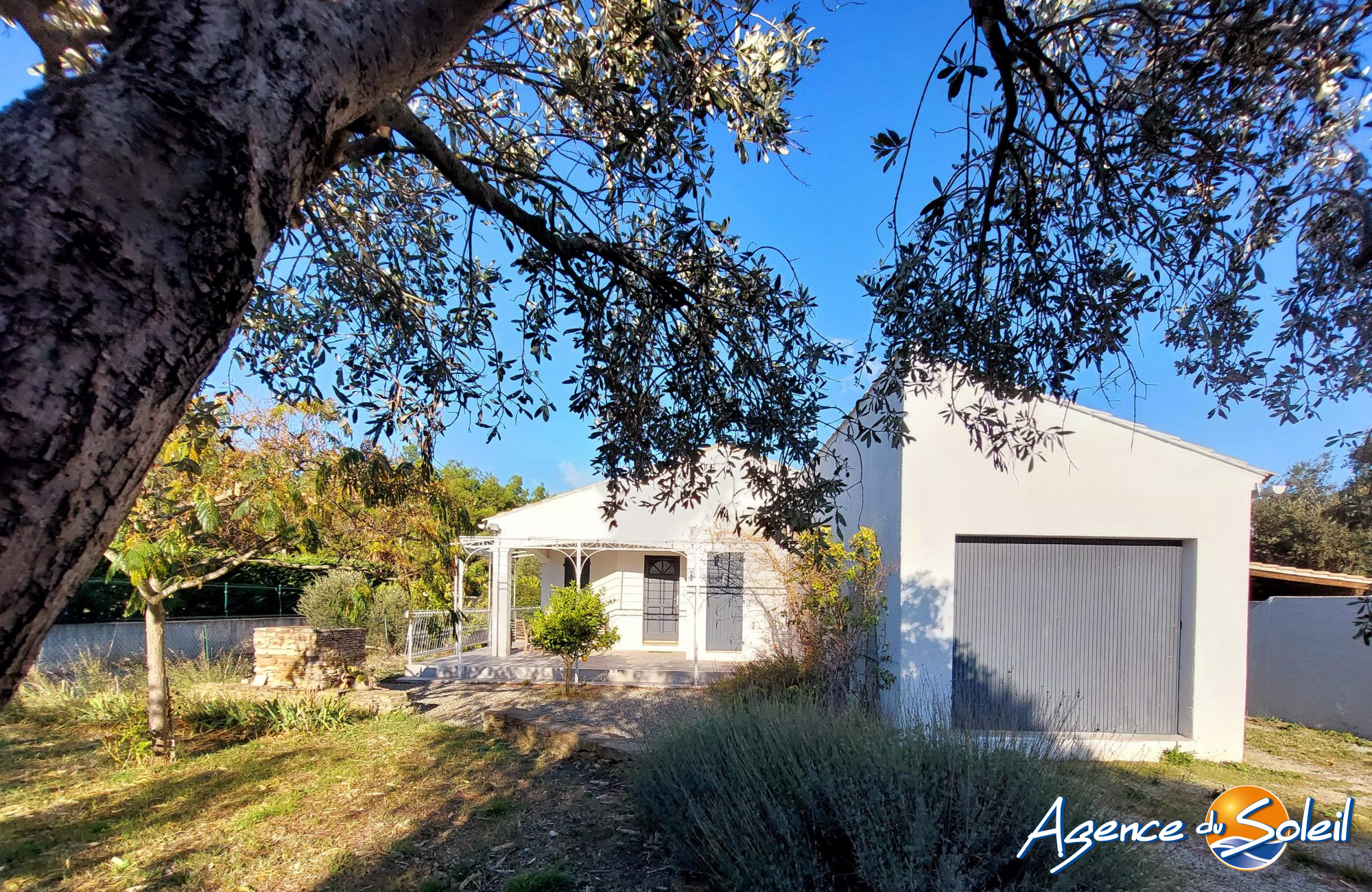 Photo de coquette villa rénovée