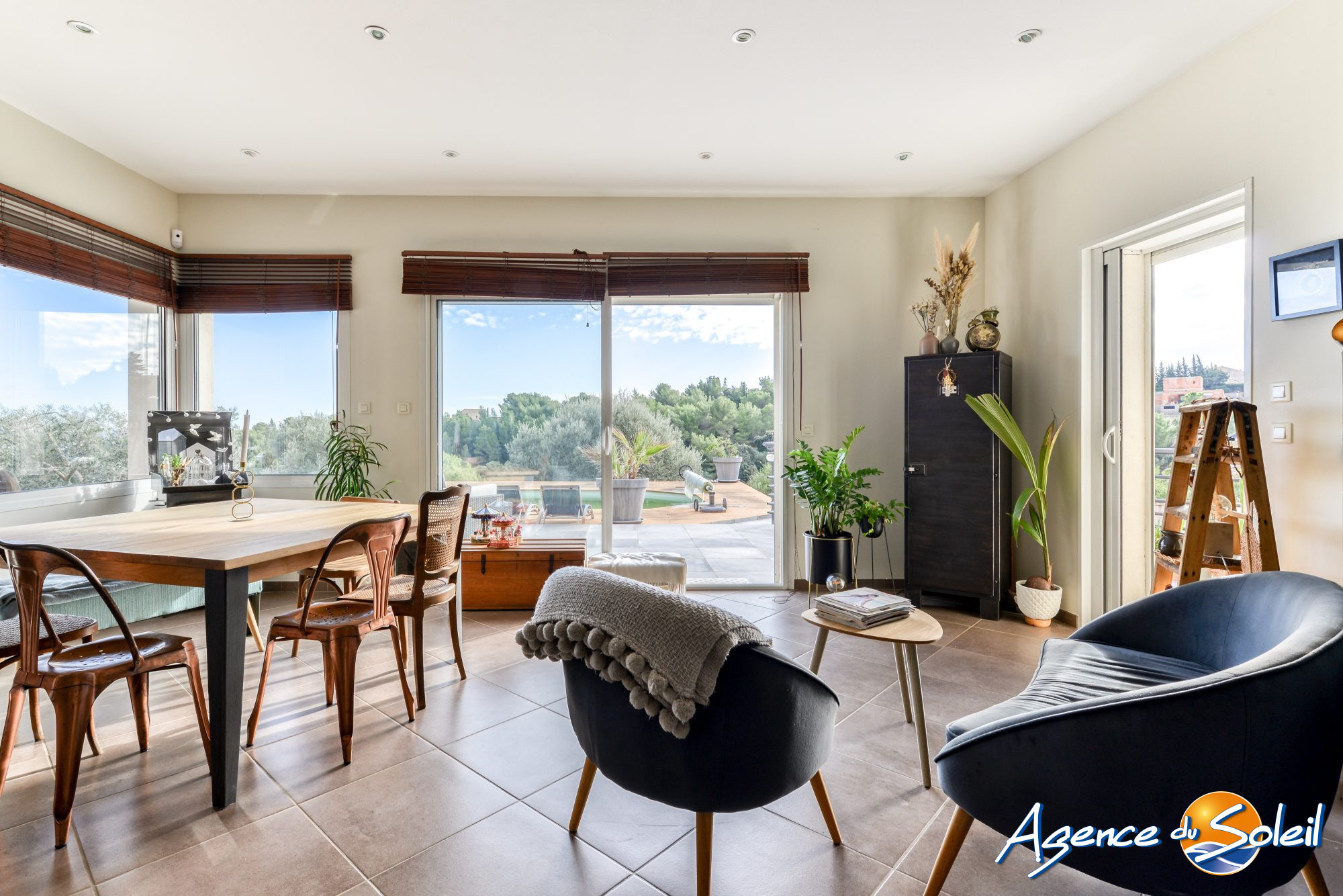 Vue extérieure - Maison Narbonne (Réf. 11-10658-AGENCEDUSOLEIL)