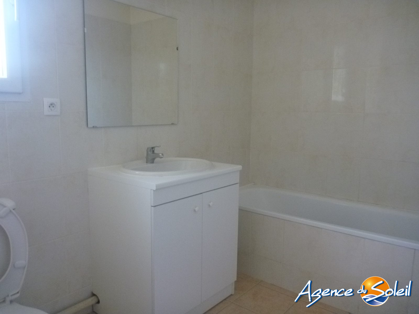 Salle de bain - Maison Lézignan-Corbières (Réf. 26-2417-AGENCEDUSOLEIL)