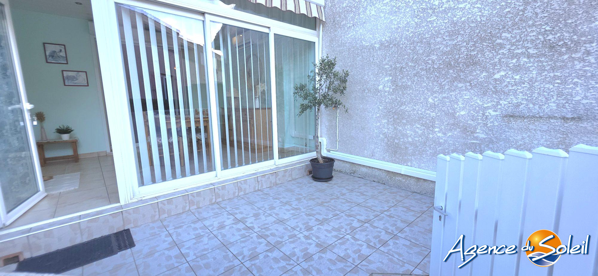 Vue extérieure - Maison Saint-Pierre-la-mer (Réf. 23-10835-AGENCEDUSOLEIL)