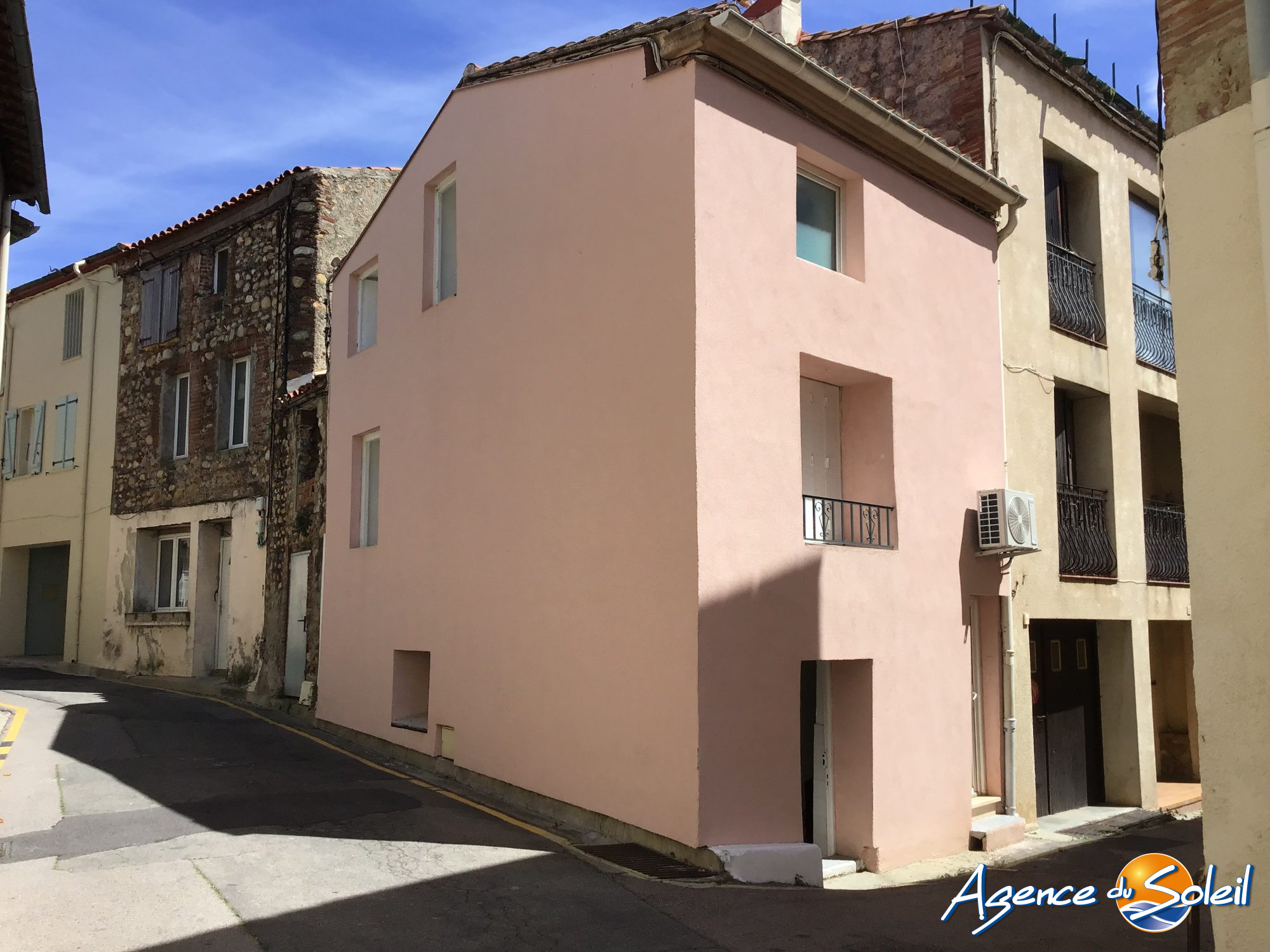 Photo 12 - Maison Saint-Estève (Réf. 02-11201-AGENCEDUSOLEIL)
