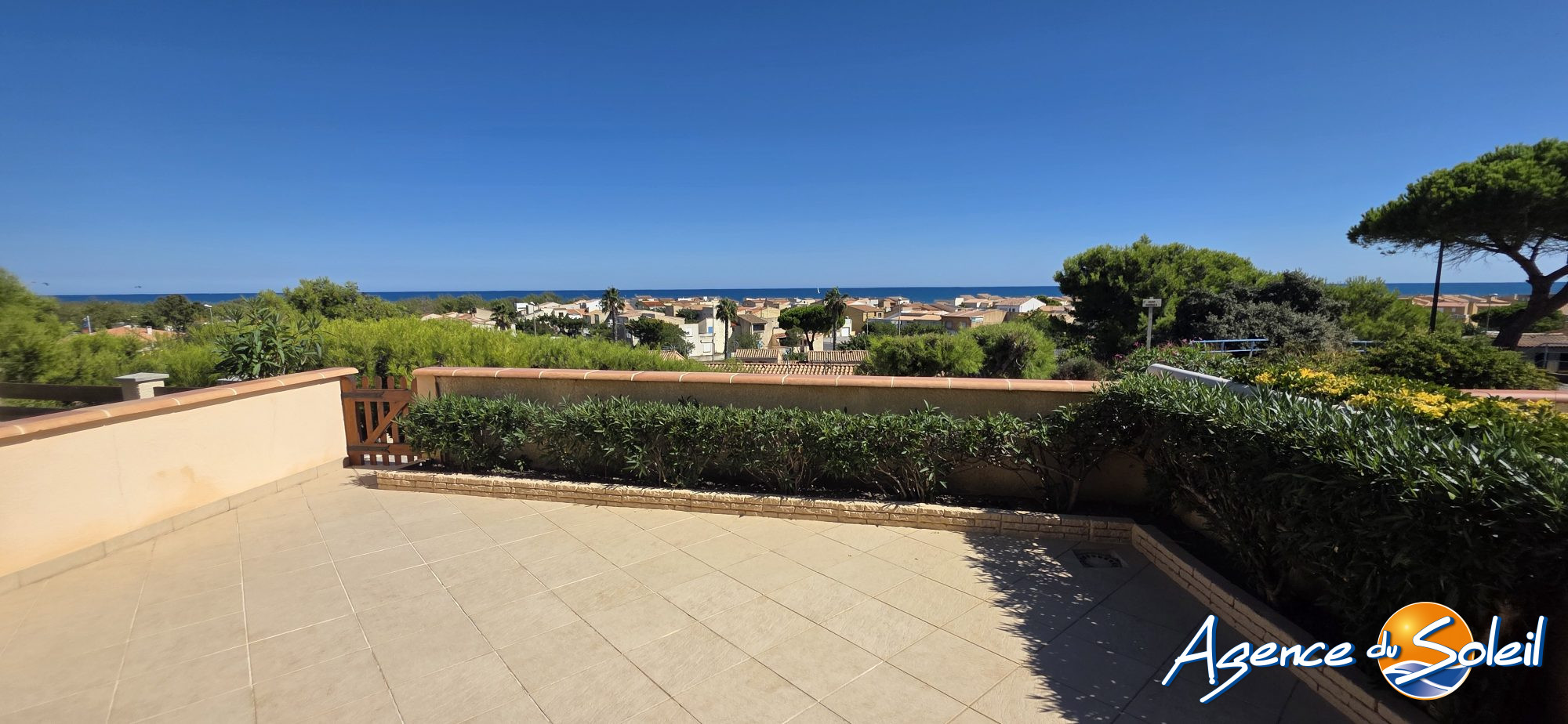 Maison en vente à Saint-Pierre-la-Mer - Agence du Soleil (Réf. 23-11570-AGENCEDUSOLEIL)