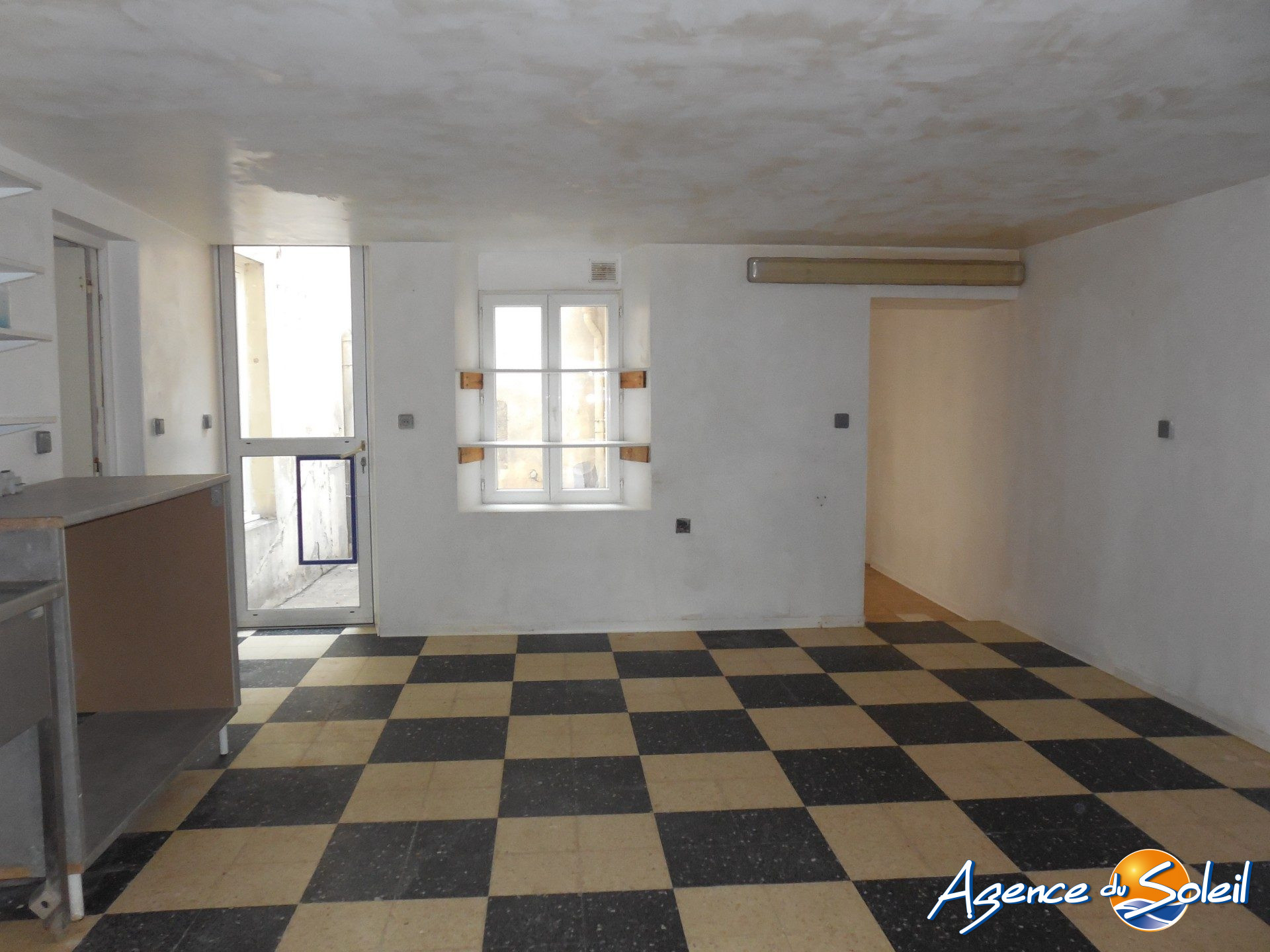 Terrasse - Maison Port-la-Nouvelle (Réf. 10-10648-AGENCEDUSOLEIL)