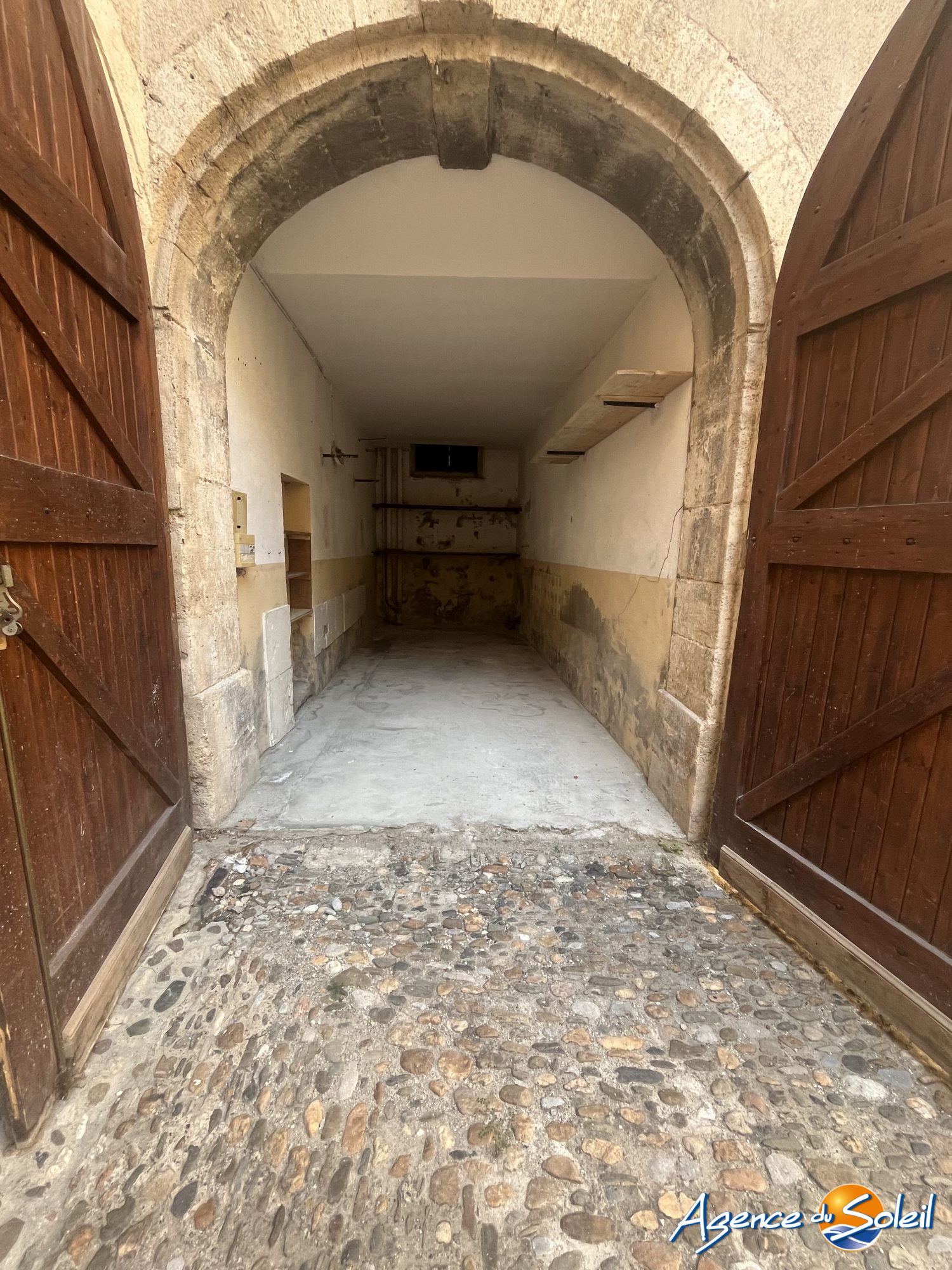Vue intérieure - Stationnement Narbonne (Réf. 11-11398-AGENCEDUSOLEIL)