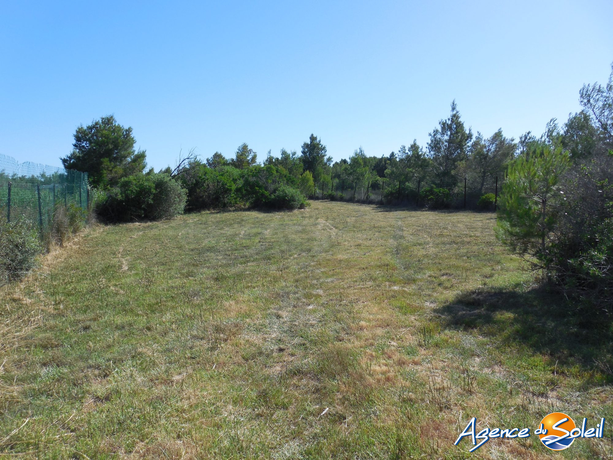Terrain en vente à Port-la-Nouvelle - Agence du Soleil (Réf. 10-11316-AGENCEDUSOLEIL)